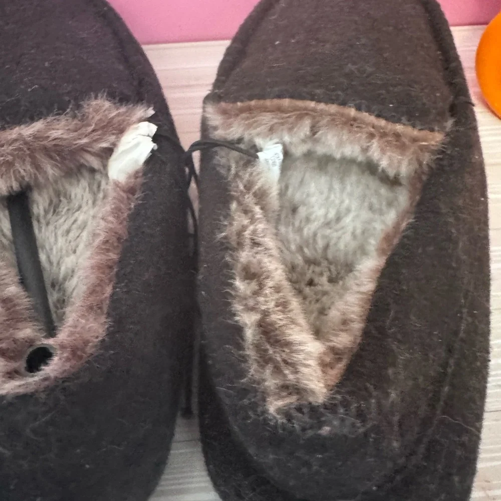 Cat & Jack Black Plush-Lined Kids Slip-On Slippers